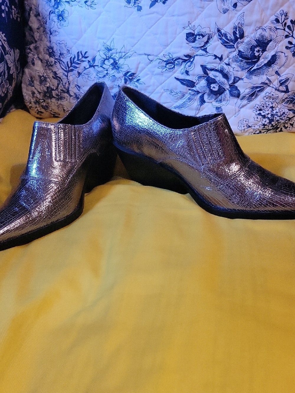 Seychelles Pewter Silver Western Bootie With Architectural Heel Size 8 New